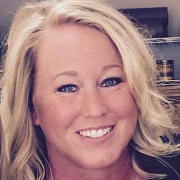 Meet your Posher, Lisa - Picture 1 of 1